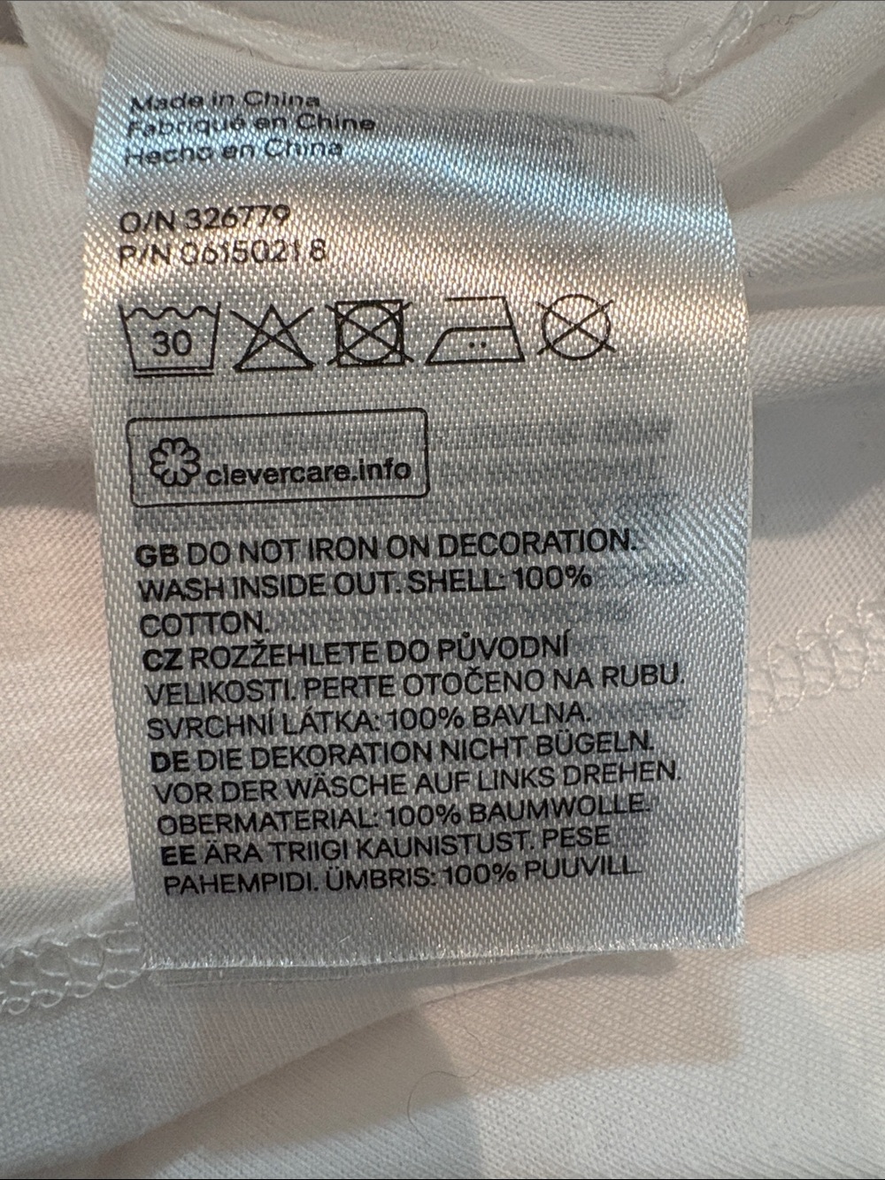 H&M White Tee with Sparkling 'Oh.' Sequin Graphic - Picture 7 of 7